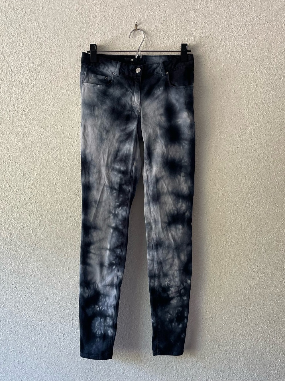 H&M Womens 8 Tie Dye Skinny Jeans Black Gray Stretch Denim Y2K Grunge
